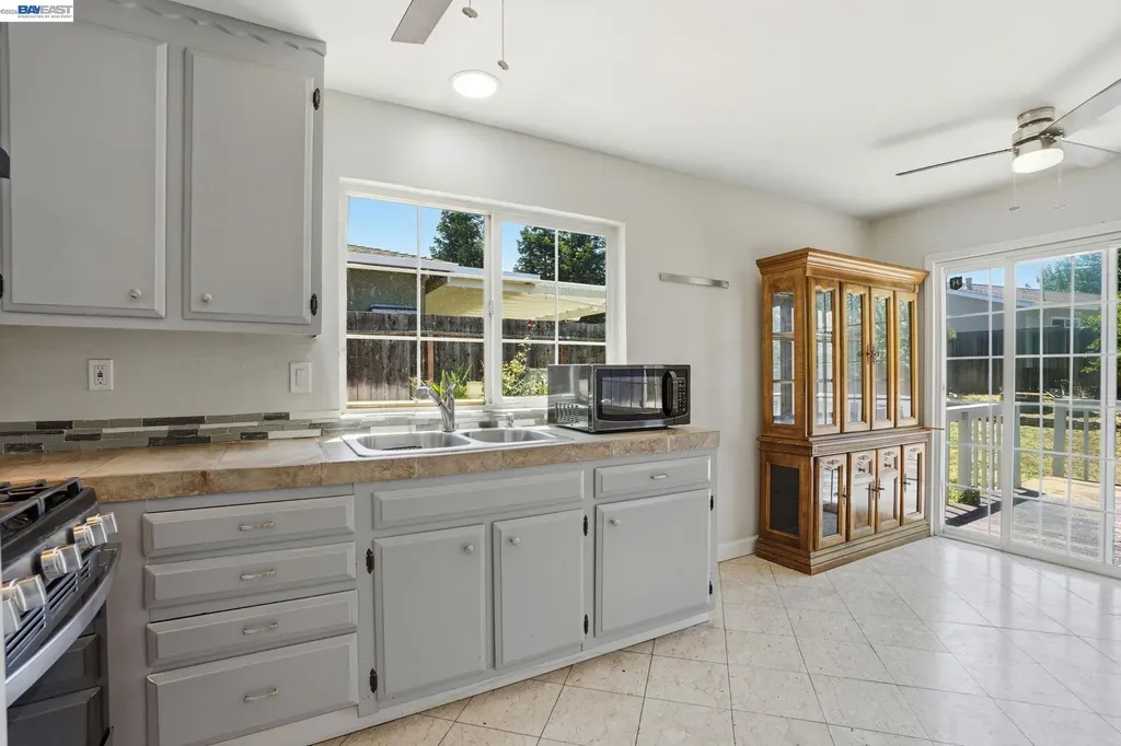 1087 Jensen Drive Pittsburg CA 94565