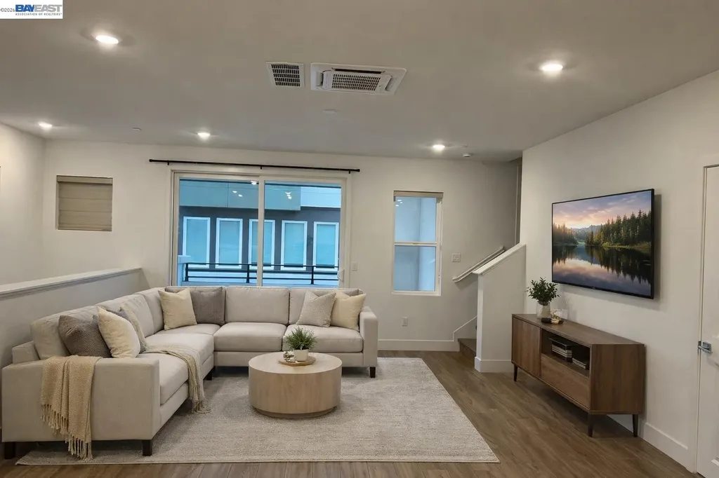 5552 Holly Bay Avenue Dublin CA 94568