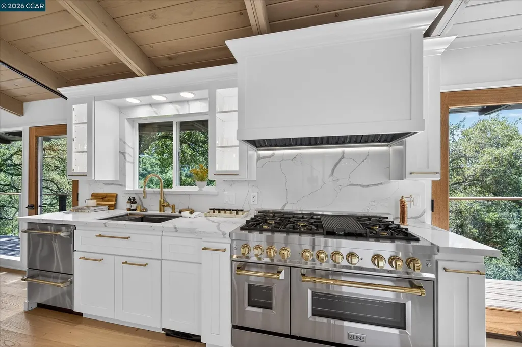 130 La Espiral Orinda CA 94563