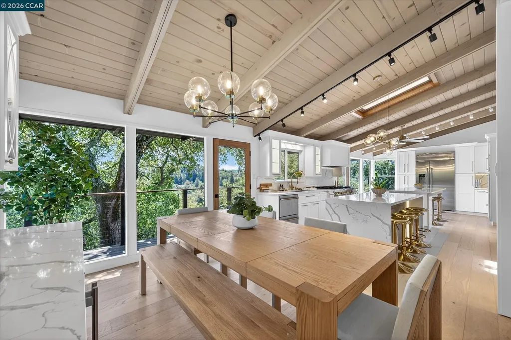 130 La Espiral Orinda CA 94563