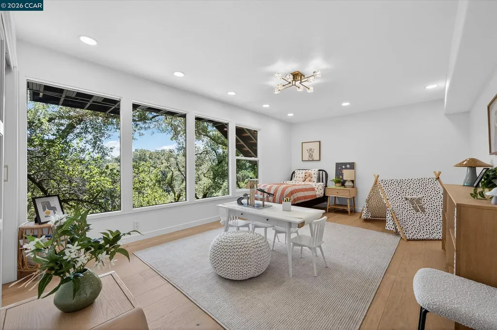130 La Espiral Orinda CA 94563