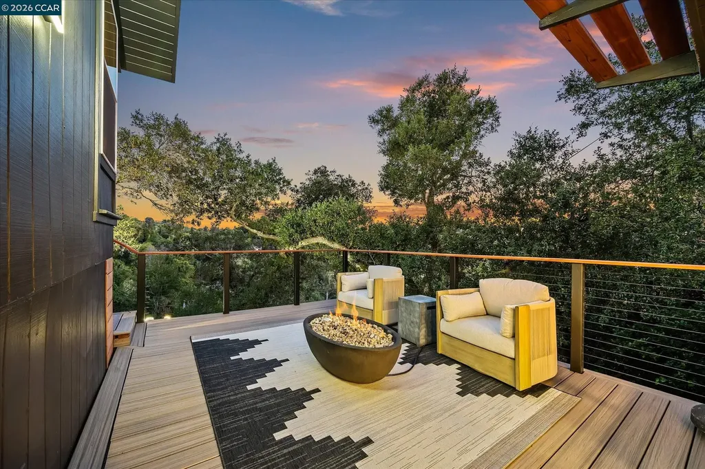 130 La Espiral Orinda CA 94563
