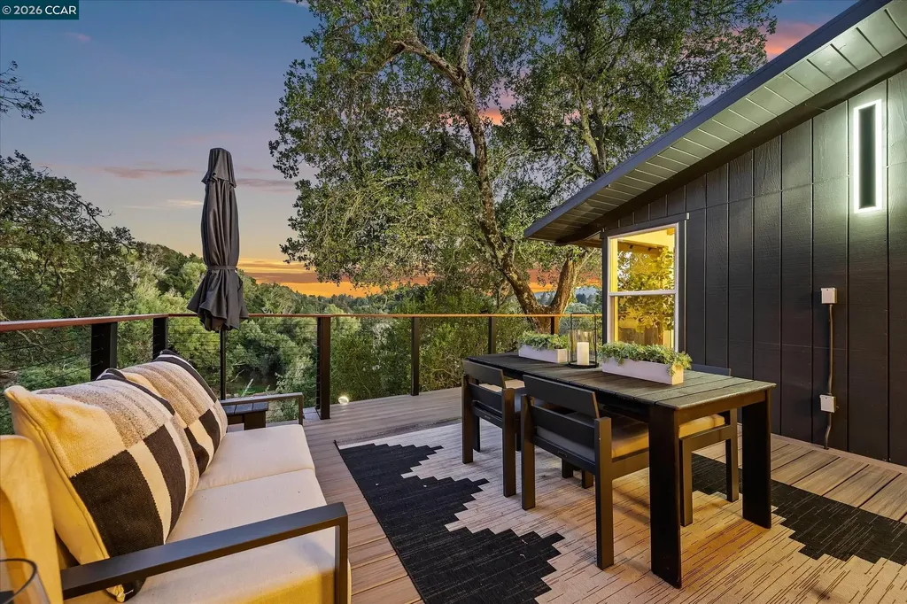 130 La Espiral Orinda CA 94563
