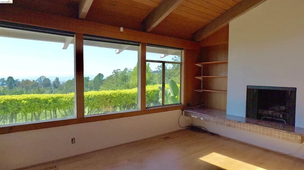 5623 Bacon Oakland CA 94619