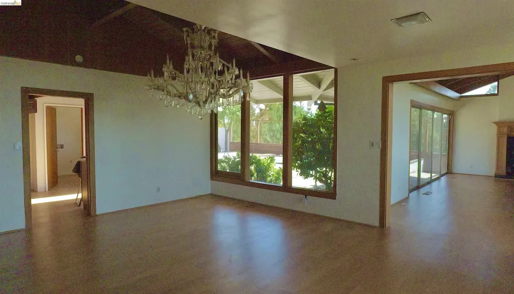 5623 Bacon Oakland CA 94619