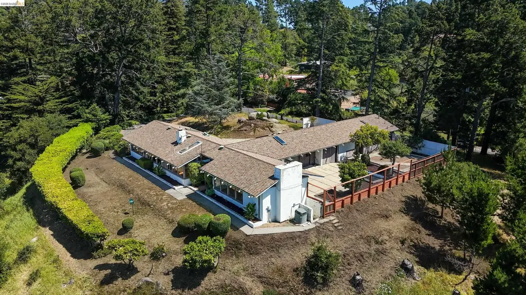 5623 Bacon Oakland CA 94619