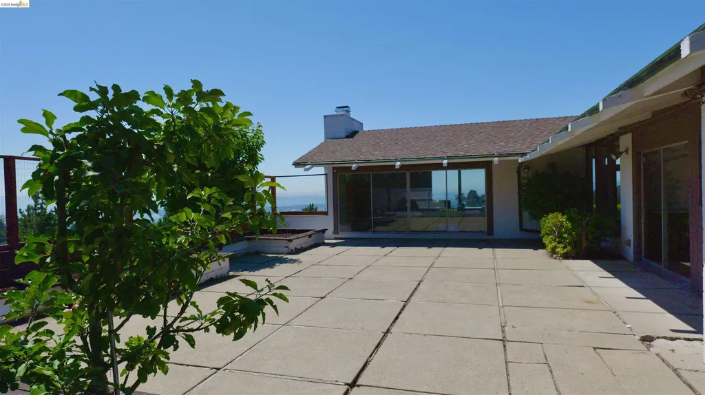 5623 Bacon Oakland CA 94619
