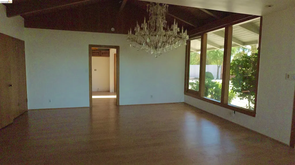 5623 Bacon Oakland CA 94619