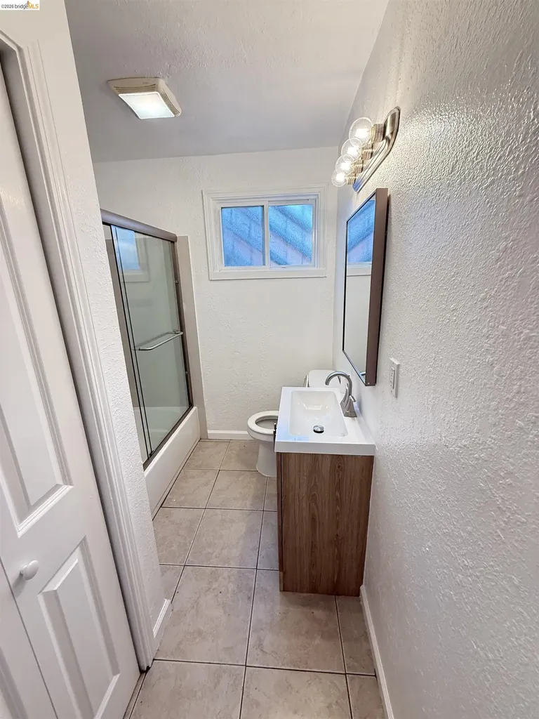 1817 73rd Avenue Oakland CA 94621