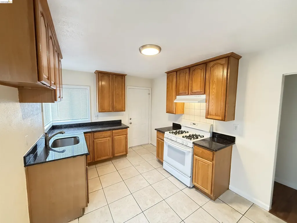 1817 73rd Avenue Oakland CA 94621