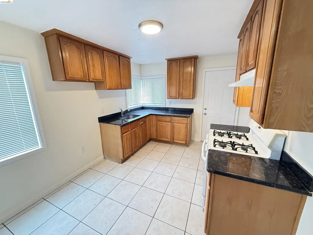 1817 73rd Avenue Oakland CA 94621