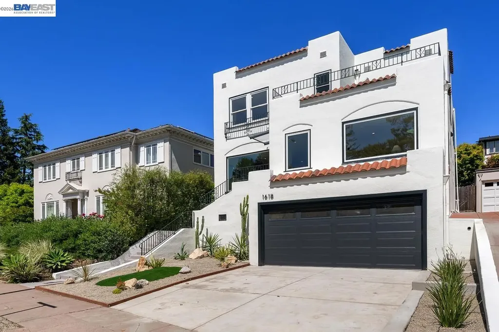 Piedmont CA, 1618 Grand Avenue