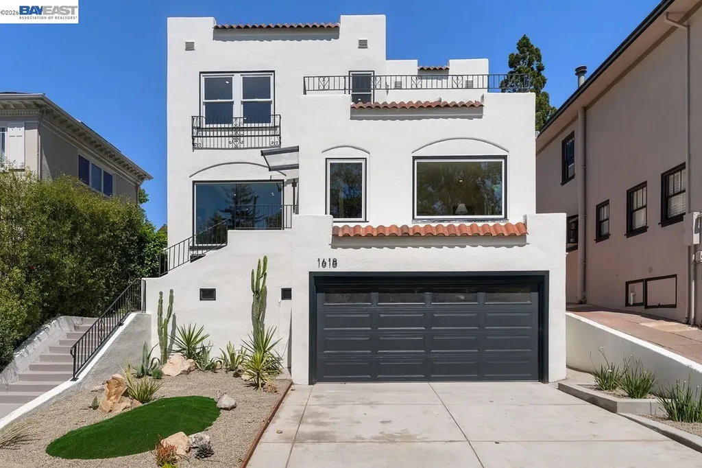 1618 Grand Avenue Piedmont CA 94611