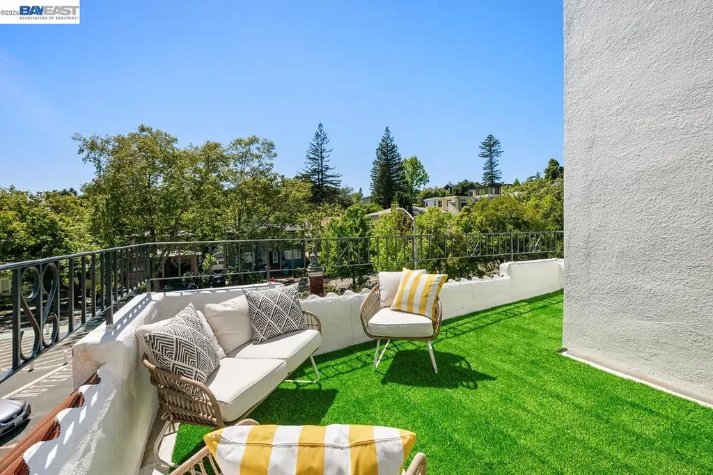 1618 Grand Avenue Piedmont CA 94611