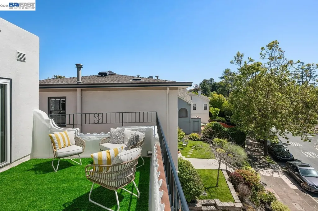 1618 Grand Avenue Piedmont CA 94611