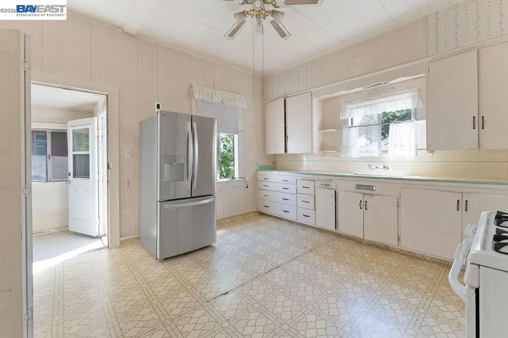 1086 Delano Street San Lorenzo CA 94580