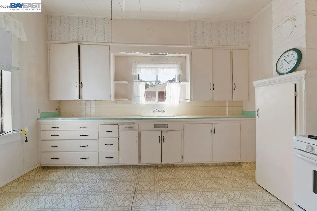1086 Delano Street San Lorenzo CA 94580