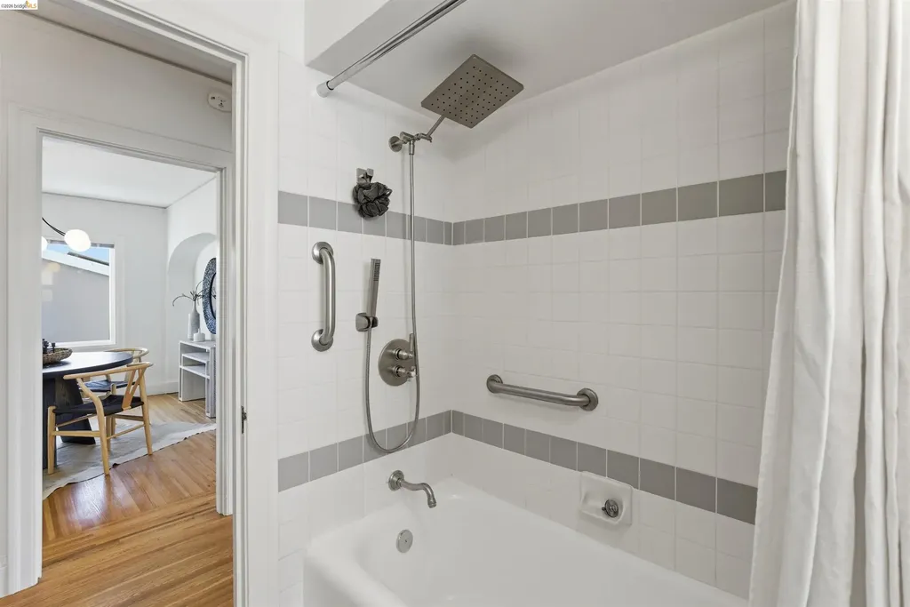 4021 Waterhouse Oakland CA 94602