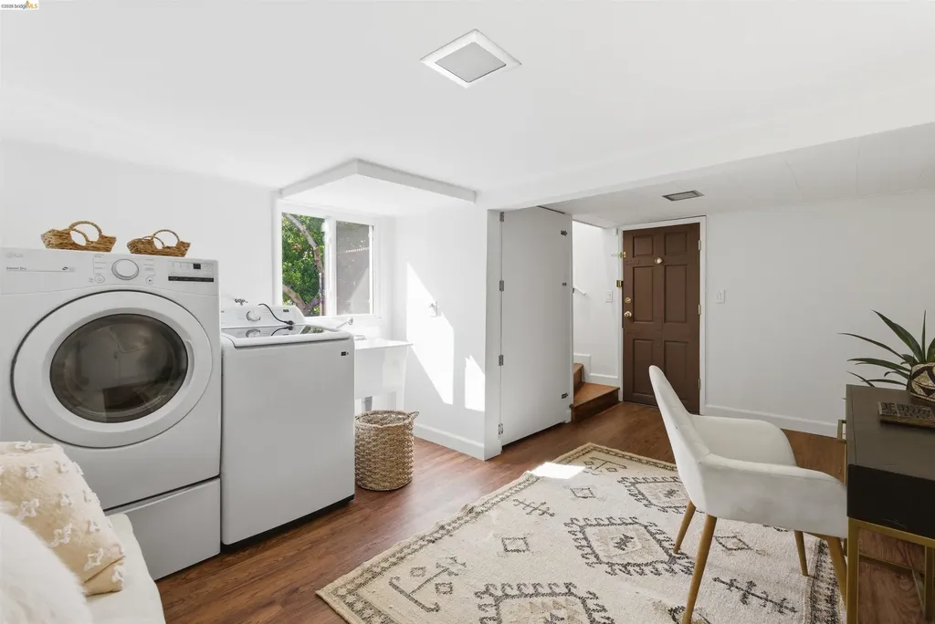 4021 Waterhouse Oakland CA 94602