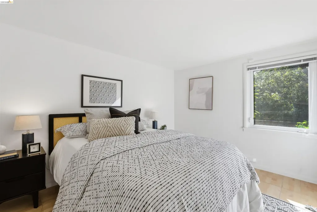 4021 Waterhouse Oakland CA 94602