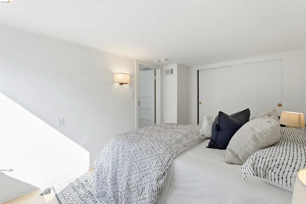 4021 Waterhouse Oakland CA 94602