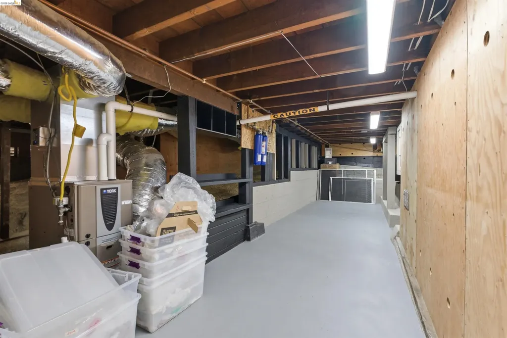 4021 Waterhouse Oakland CA 94602