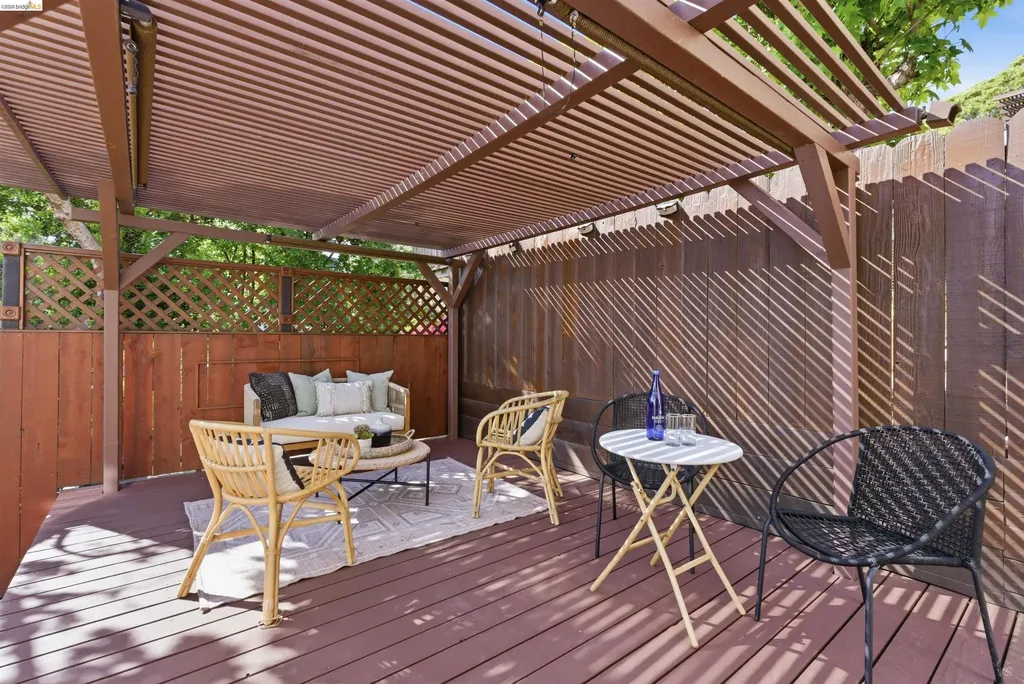 4021 Waterhouse Oakland CA 94602