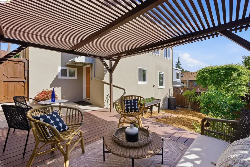 4021 Waterhouse Oakland CA 94602