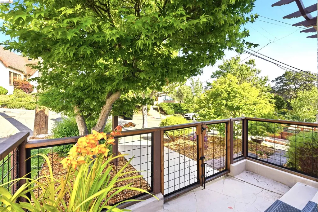 4021 Waterhouse Oakland CA 94602