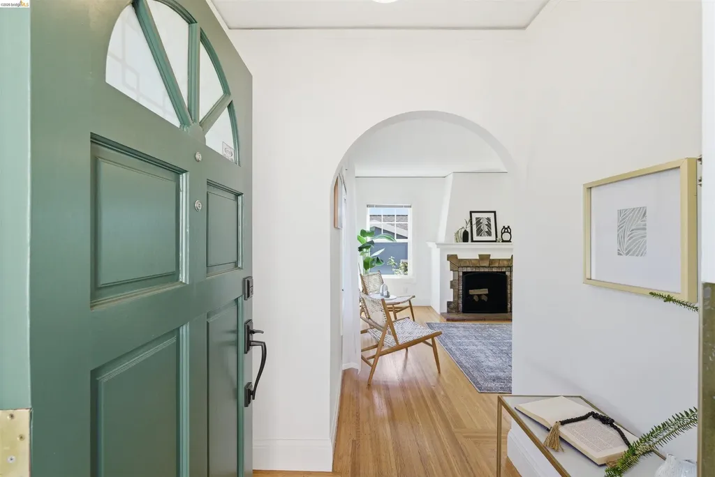 4021 Waterhouse Oakland CA 94602