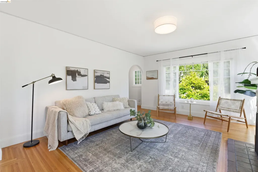 4021 Waterhouse Oakland CA 94602