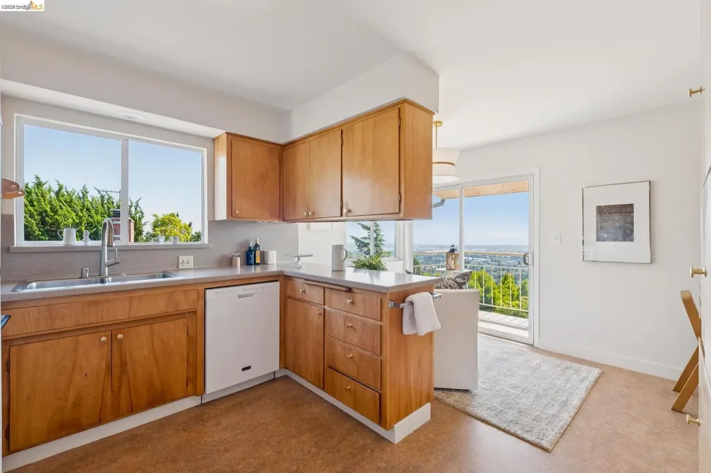 1901 Melvin Road Oakland CA 94602