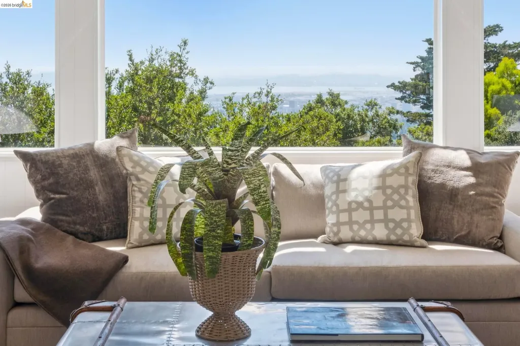 1901 Melvin Road Oakland CA 94602
