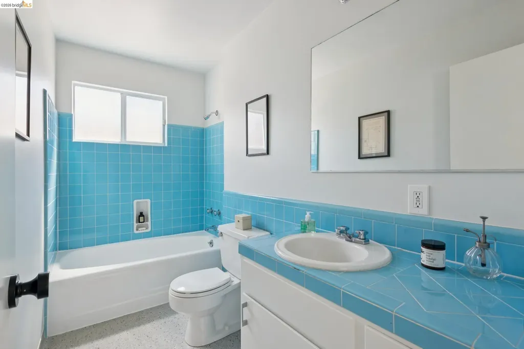 1901 Melvin Road Oakland CA 94602