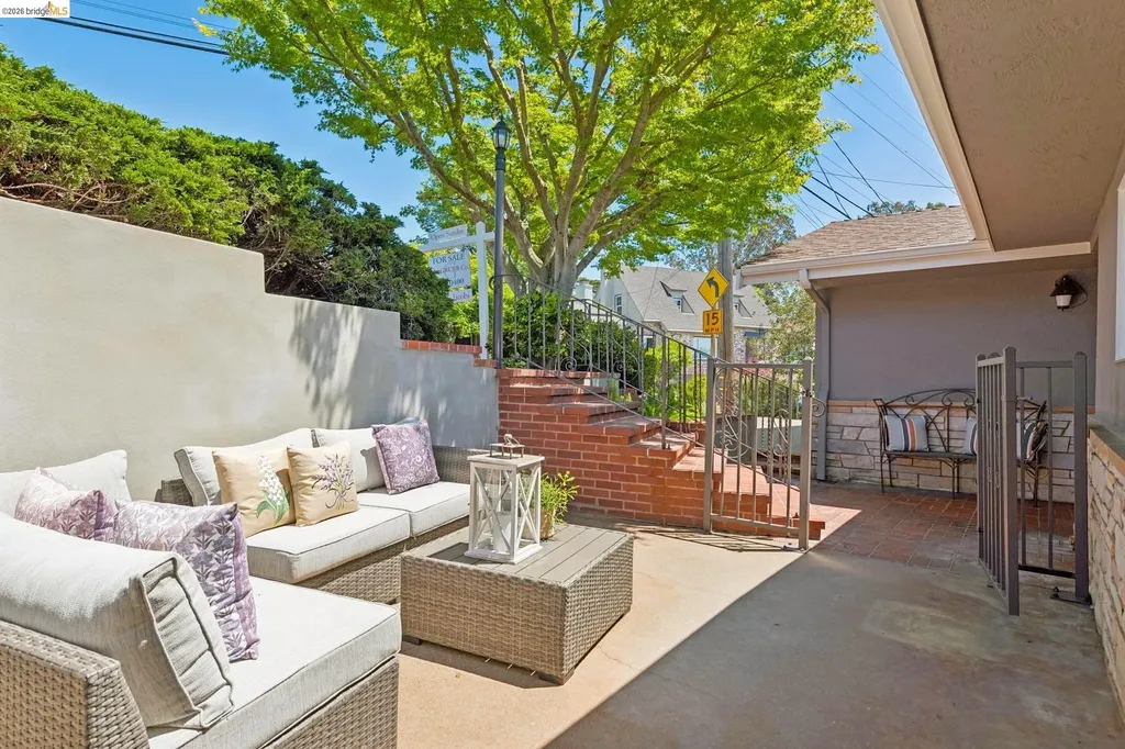 1901 Melvin Road Oakland CA 94602