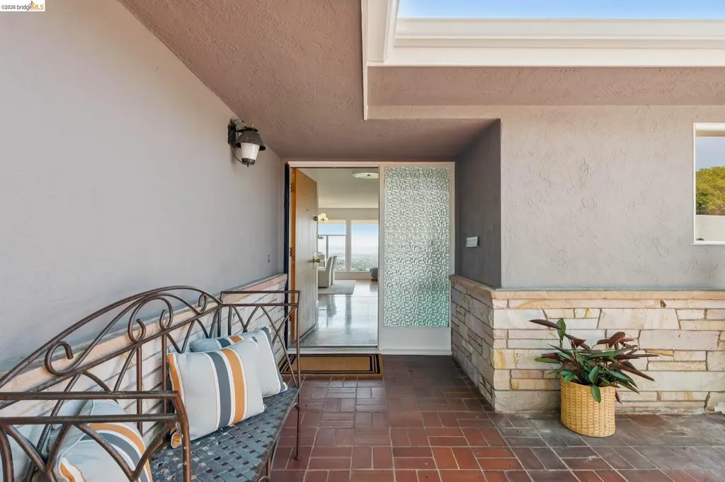 1901 Melvin Road Oakland CA 94602