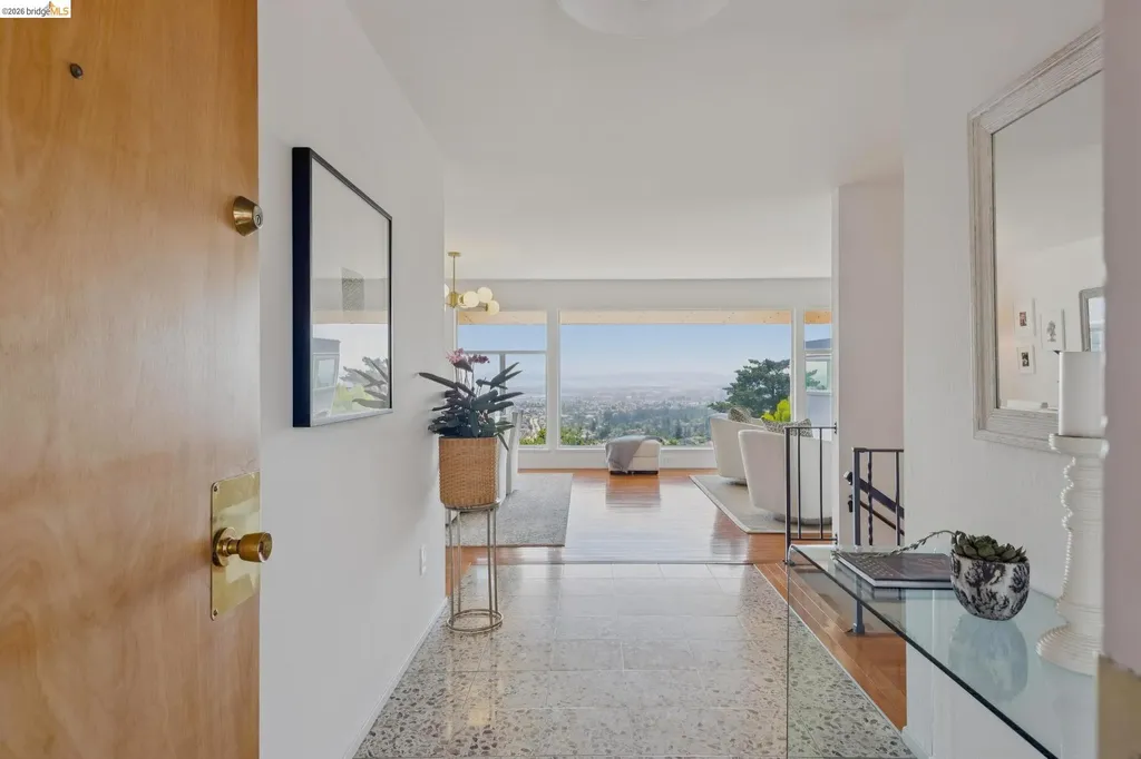 1901 Melvin Road Oakland CA 94602