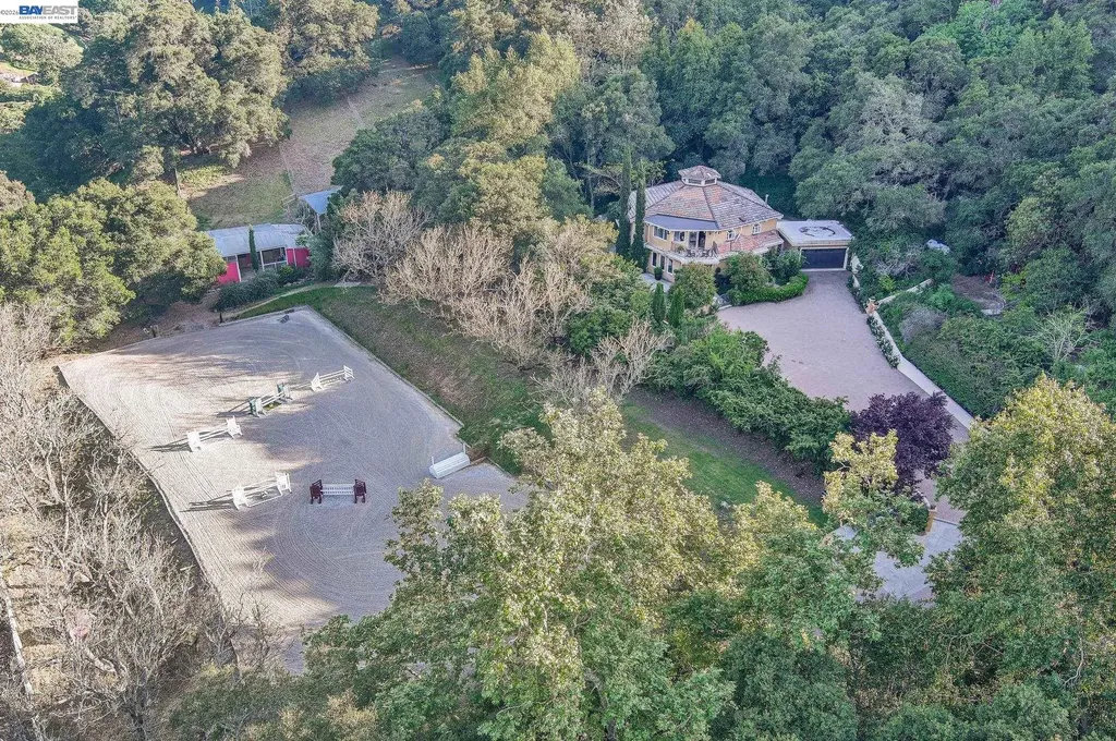 35671 Palomares Road Castro Valley CA 94552