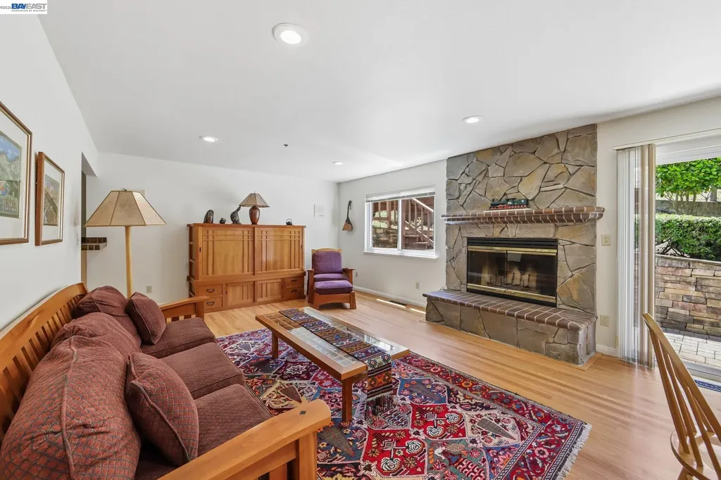 26 Oak Road Orinda CA 94563