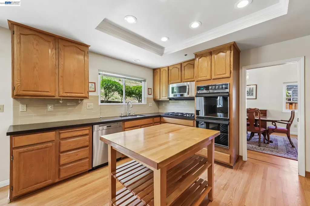26 Oak Road Orinda CA 94563