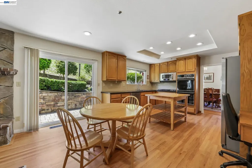 26 Oak Road Orinda CA 94563