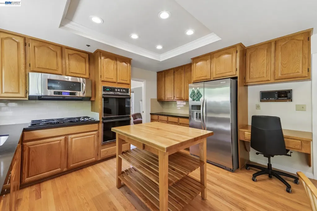 26 Oak Road Orinda CA 94563