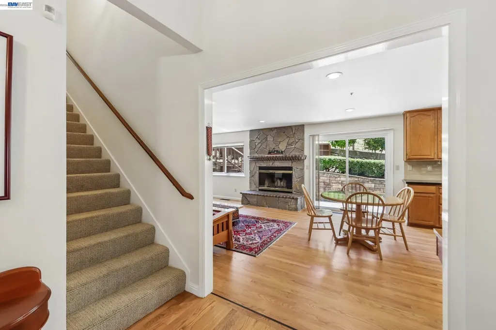 26 Oak Road Orinda CA 94563