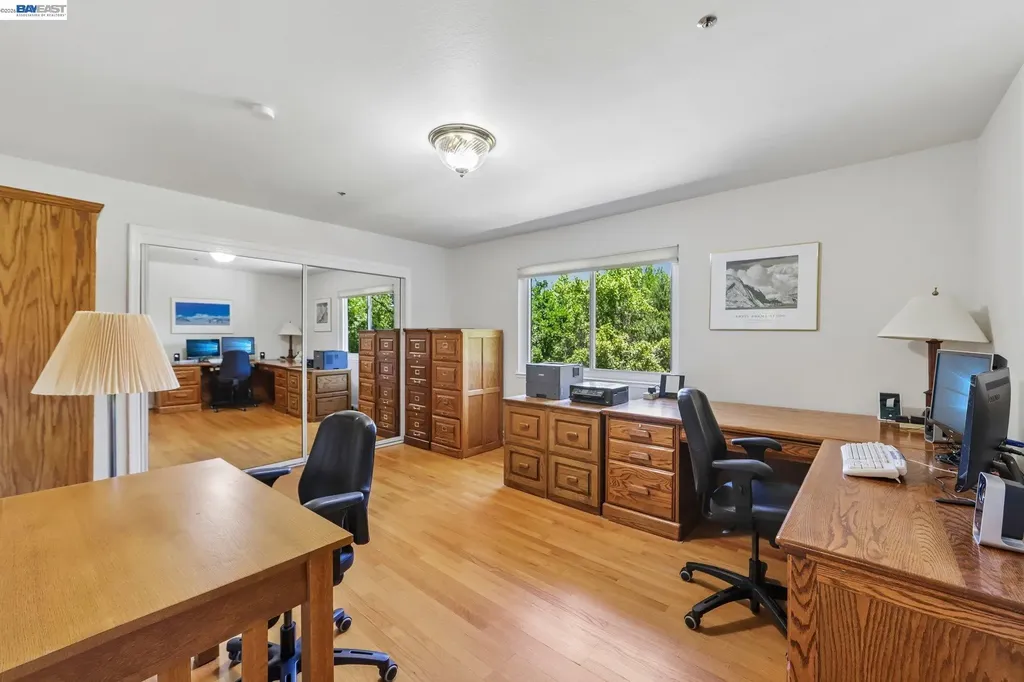 26 Oak Road Orinda CA 94563