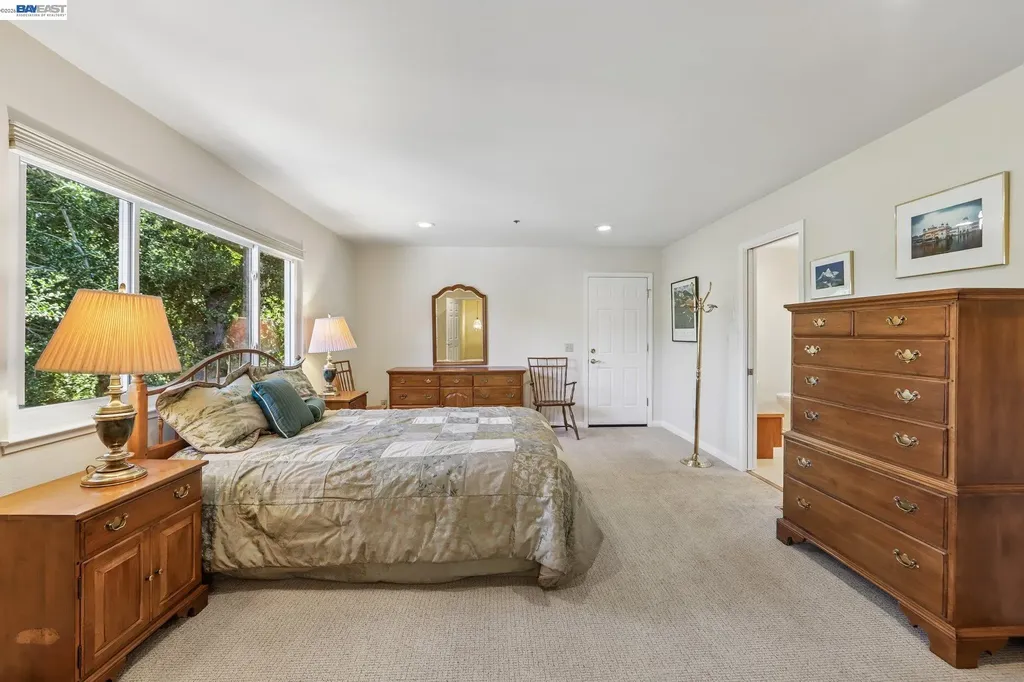 26 Oak Road Orinda CA 94563