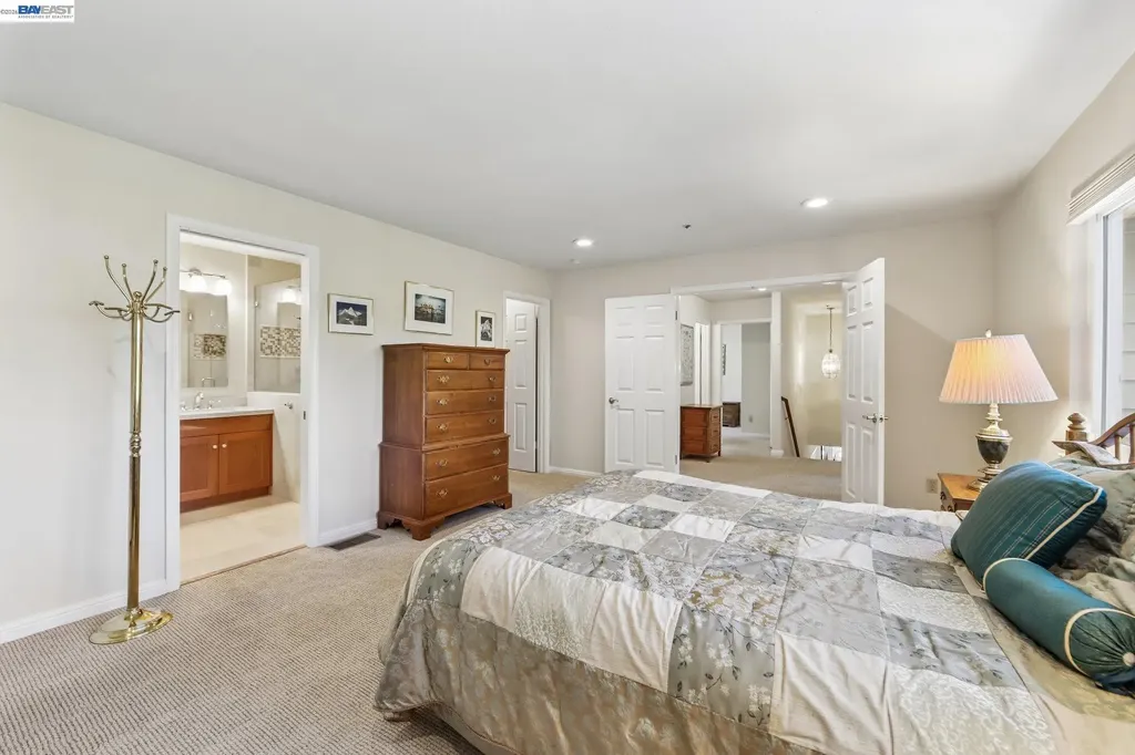 26 Oak Road Orinda CA 94563