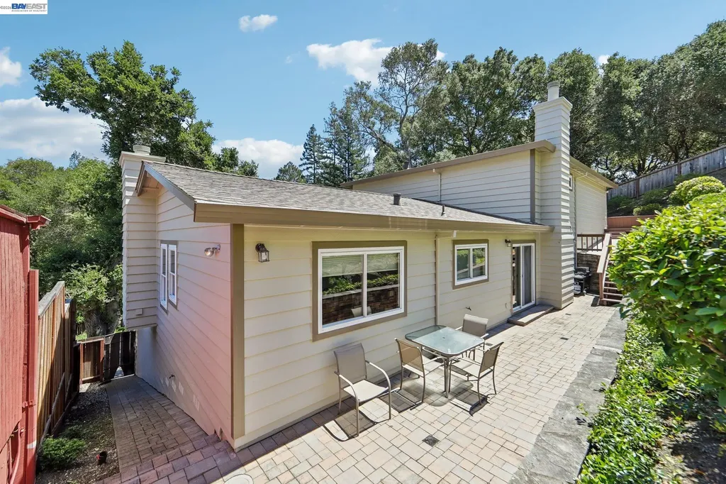 26 Oak Road Orinda CA 94563