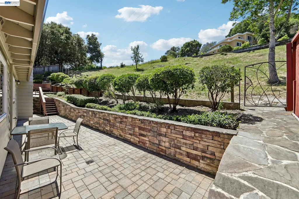 26 Oak Road Orinda CA 94563