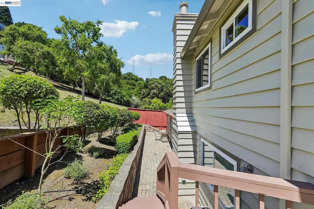26 Oak Road Orinda CA 94563