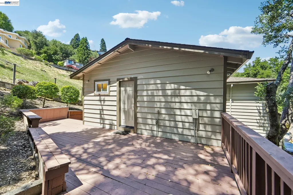 26 Oak Road Orinda CA 94563